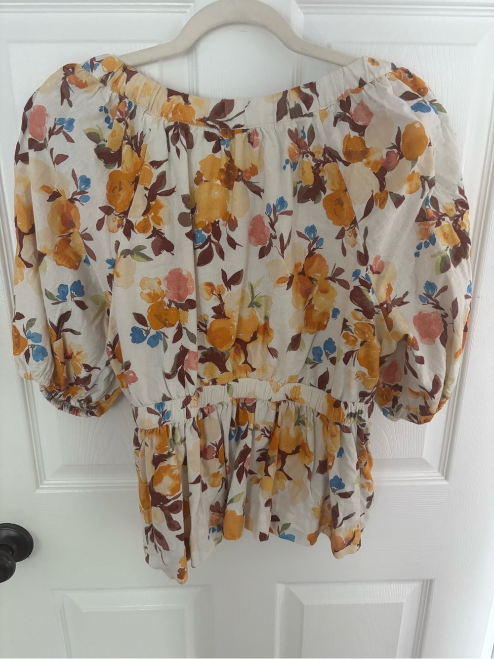 Abercrombie & Fitch Cream Floral Puff-Sleeve Peplum Top with Yellow Accents - Picture 4 of 4